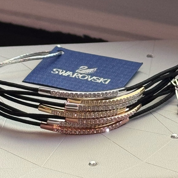 ✨ Edgy Swarovski Black Leather, Crystal Bracelet with Rose Gold Plated Settings - Picture 13 of 16